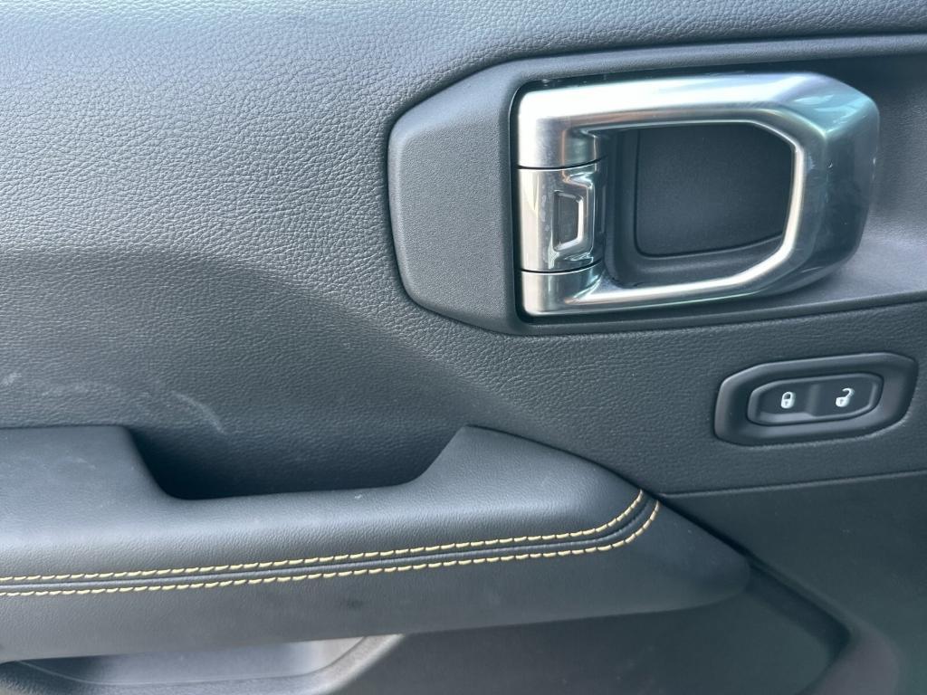 new 2025 Jeep Gladiator car, priced at $51,005