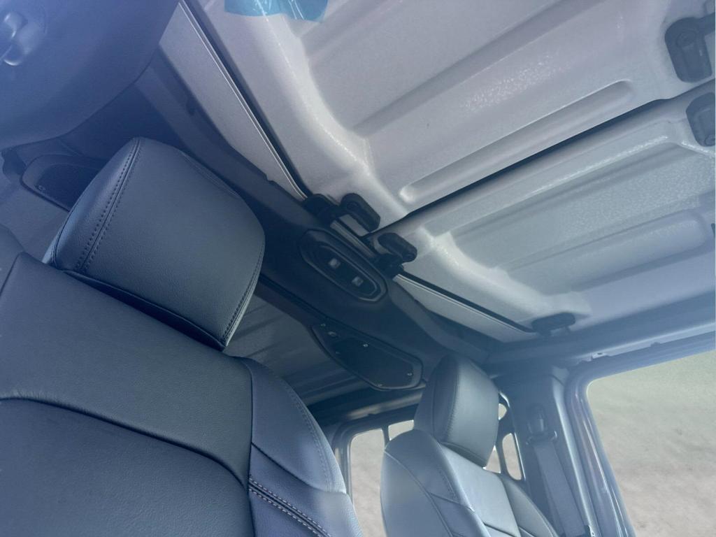 new 2025 Jeep Gladiator car, priced at $51,005