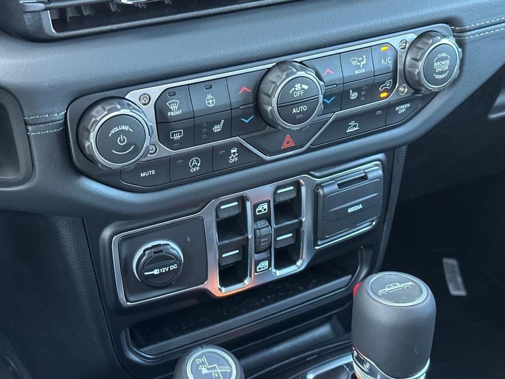 new 2025 Jeep Gladiator car, priced at $51,005