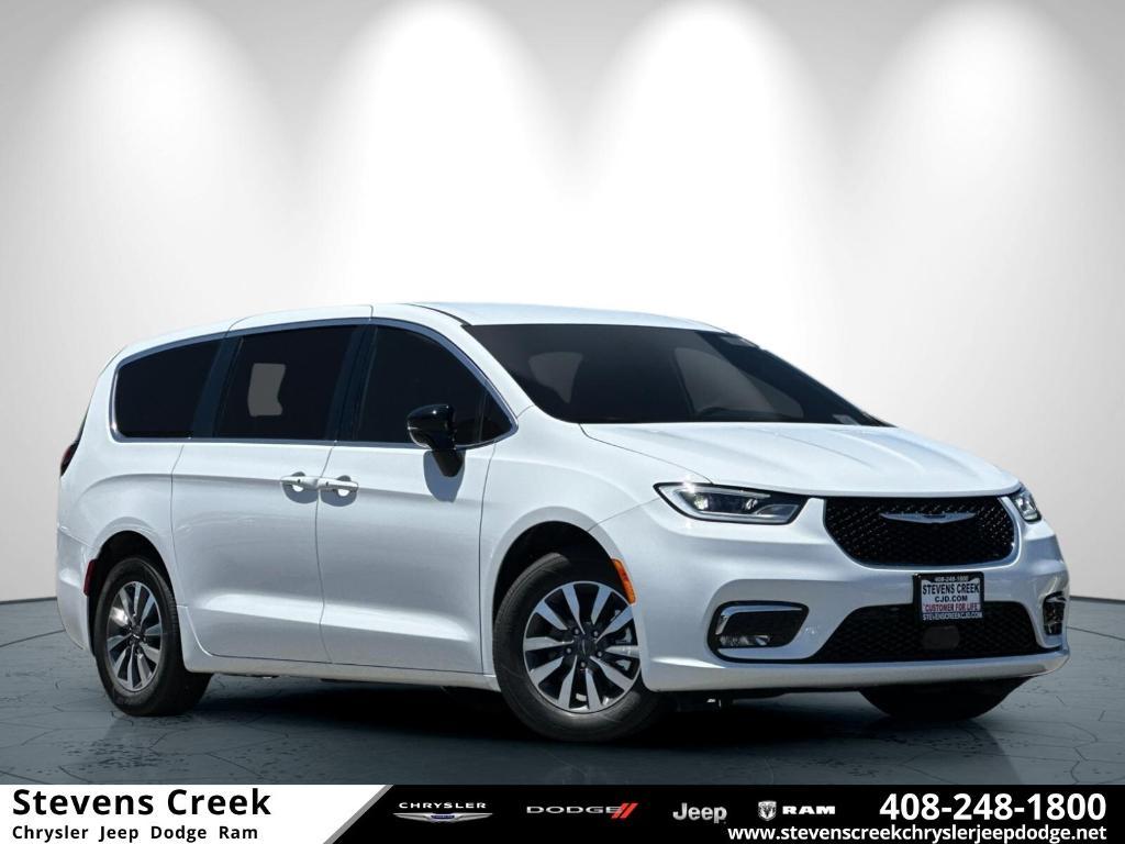 new 2025 Chrysler Pacifica Hybrid car, priced at $53,050