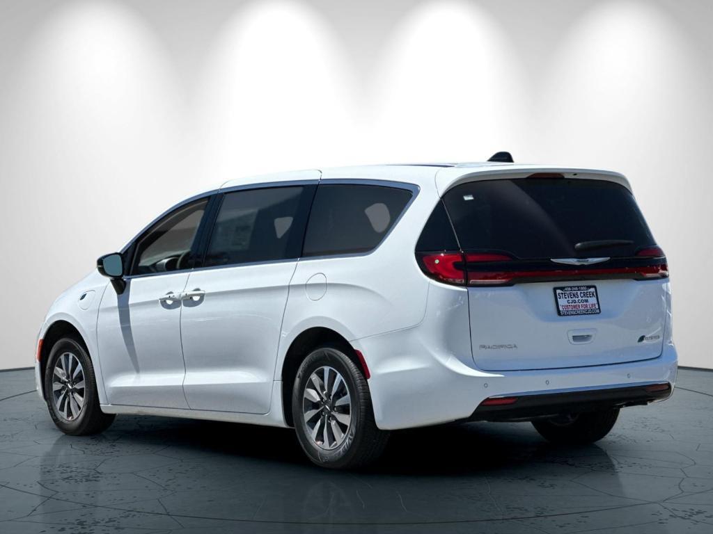 new 2025 Chrysler Pacifica Hybrid car, priced at $53,050