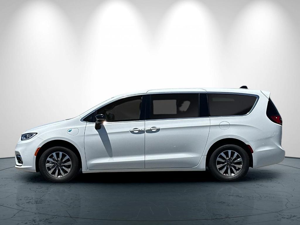 new 2025 Chrysler Pacifica Hybrid car, priced at $53,050