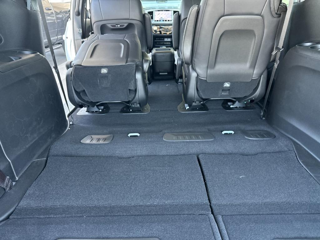 new 2025 Chrysler Pacifica Hybrid car, priced at $53,050