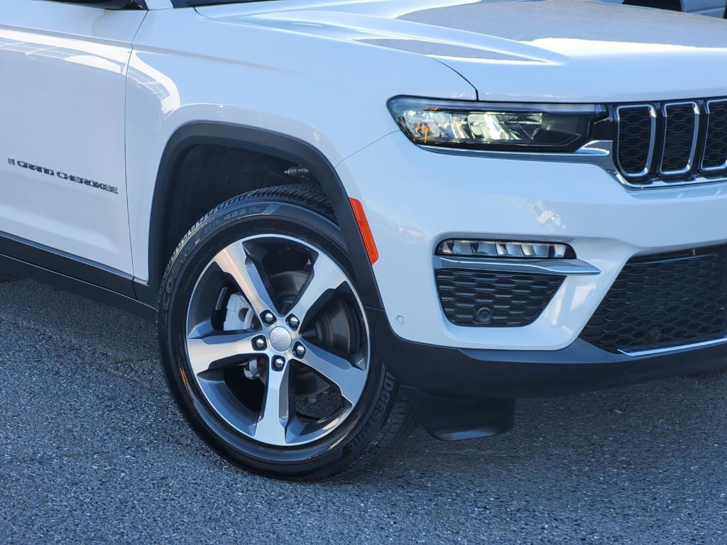 used 2023 Jeep Grand Cherokee car, priced at $39,998