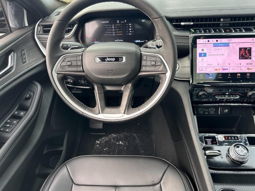 new 2025 Jeep Grand Cherokee car, priced at $52,735