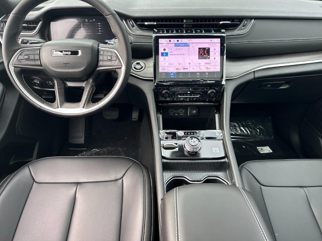 new 2025 Jeep Grand Cherokee car, priced at $52,735