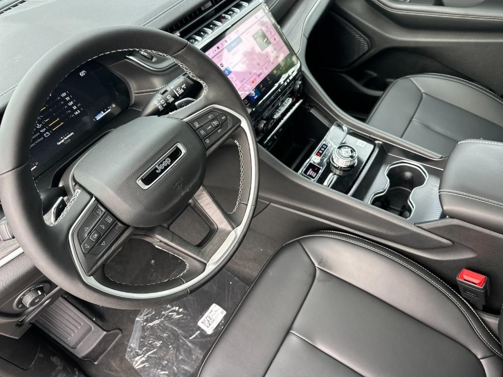 new 2025 Jeep Grand Cherokee car, priced at $52,735