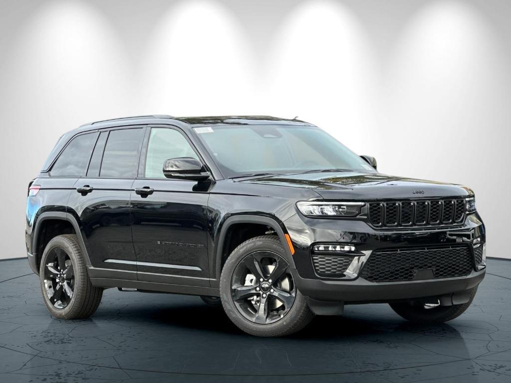 new 2025 Jeep Grand Cherokee car, priced at $52,735