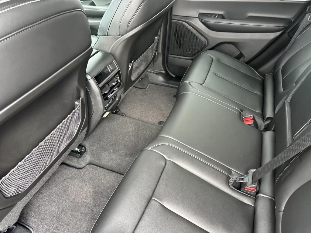 new 2025 Jeep Grand Cherokee car, priced at $47,495