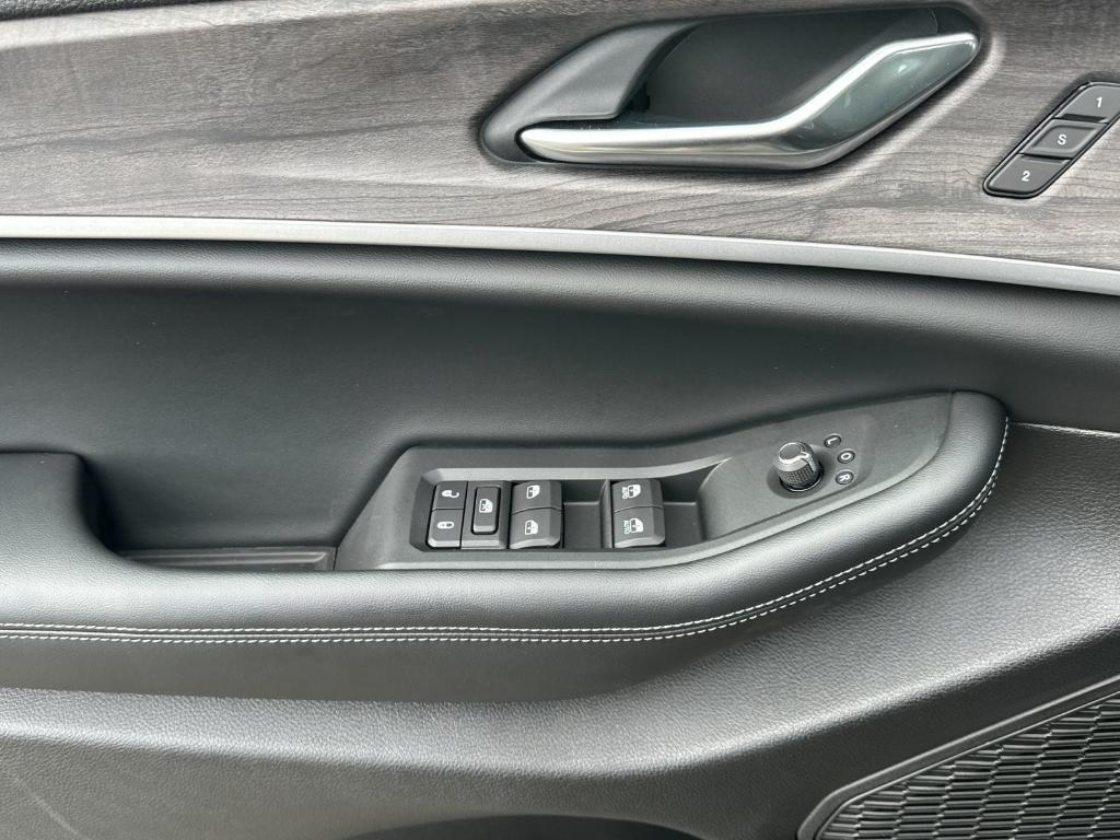 new 2025 Jeep Grand Cherokee car, priced at $47,495