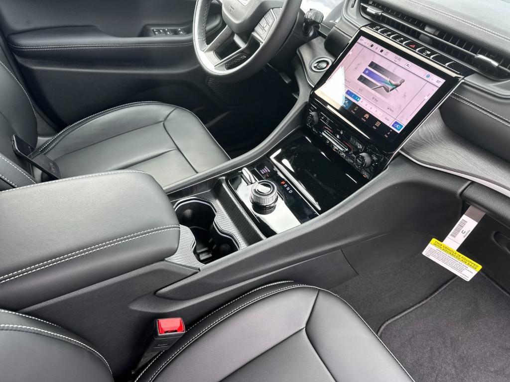 new 2025 Jeep Grand Cherokee car, priced at $47,495