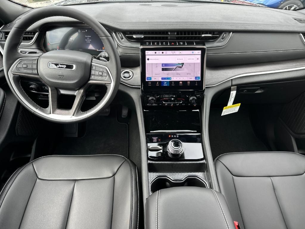 new 2025 Jeep Grand Cherokee car, priced at $47,495