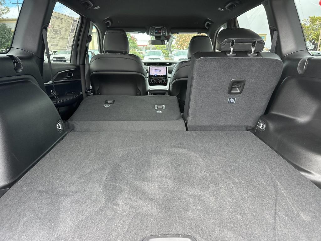 new 2025 Jeep Grand Cherokee car, priced at $47,495