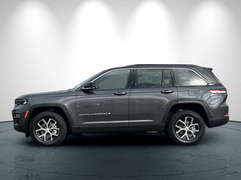 new 2025 Jeep Grand Cherokee car, priced at $47,495