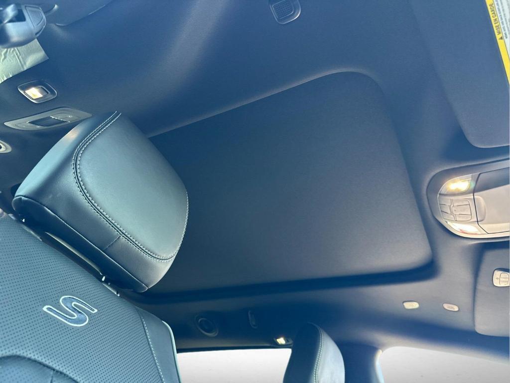 new 2025 Chrysler Pacifica car, priced at $59,165
