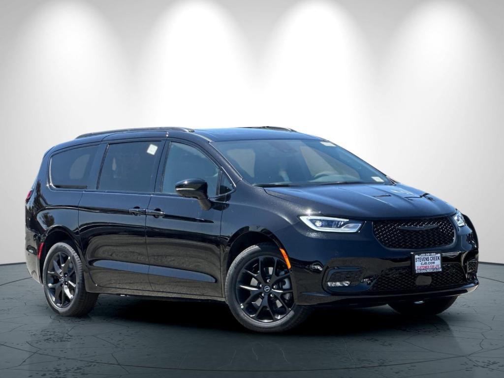 new 2025 Chrysler Pacifica car, priced at $59,165