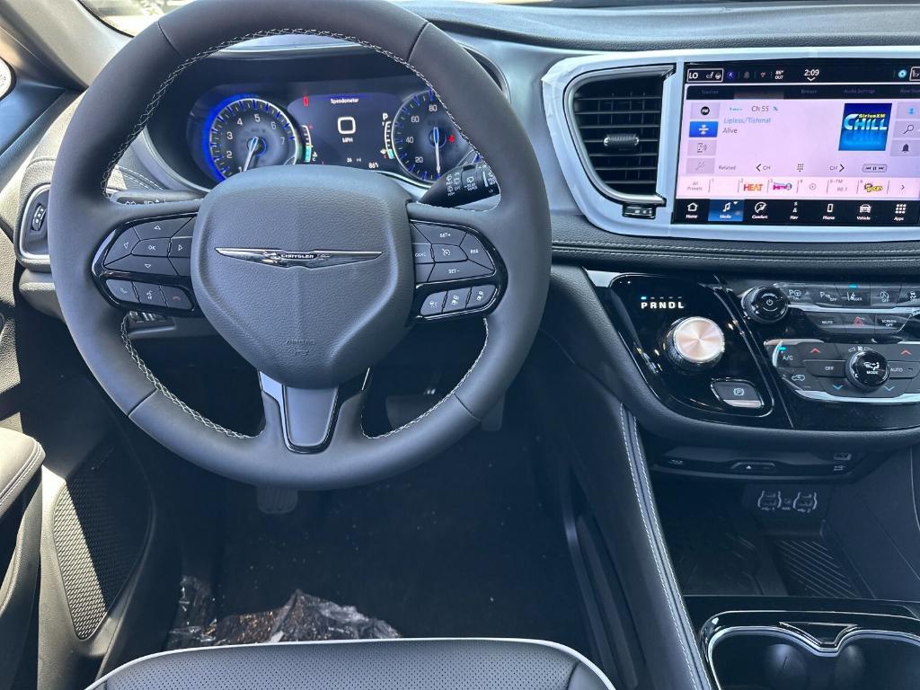 new 2025 Chrysler Pacifica car, priced at $59,165