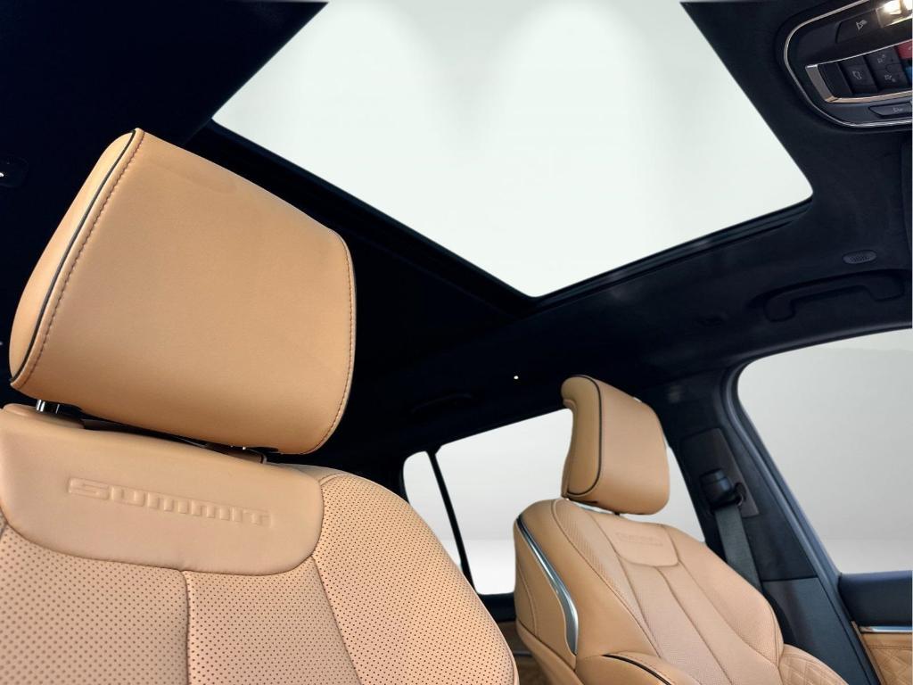 new 2025 Jeep Grand Cherokee L car, priced at $74,600