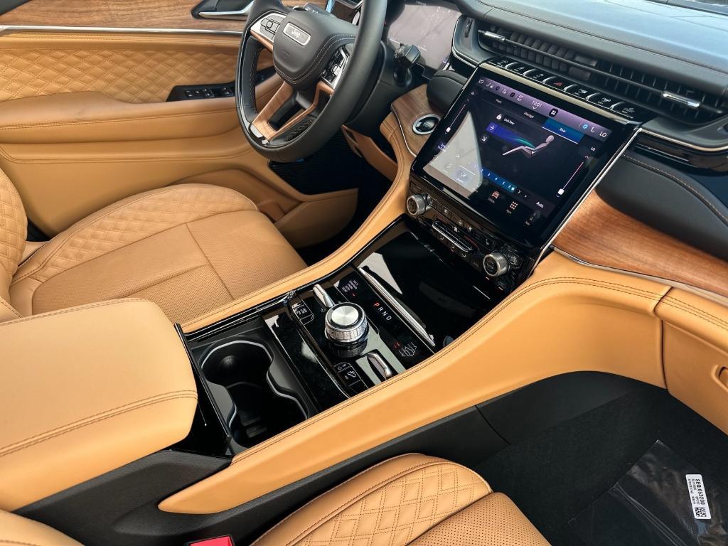 new 2025 Jeep Grand Cherokee L car, priced at $74,600