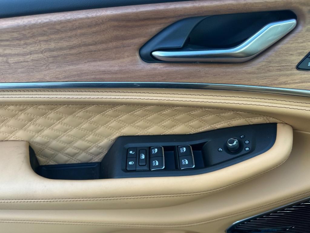 new 2025 Jeep Grand Cherokee L car, priced at $74,600