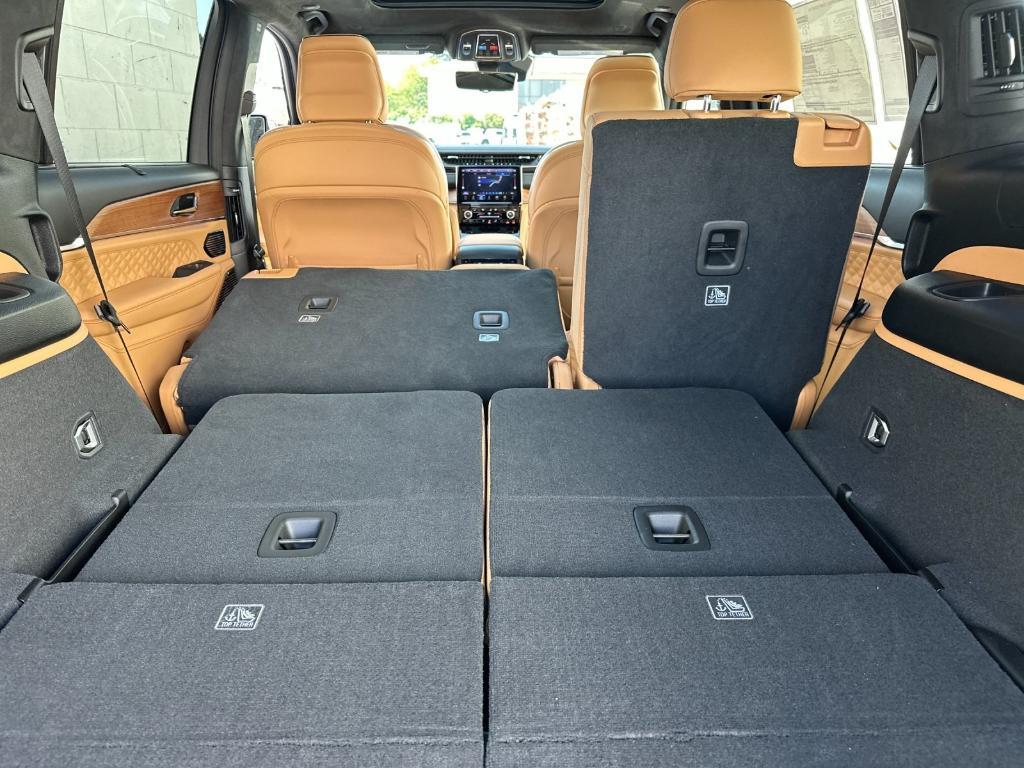 new 2025 Jeep Grand Cherokee L car, priced at $74,600