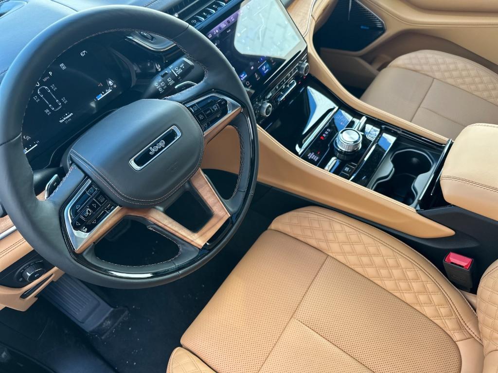 new 2025 Jeep Grand Cherokee L car, priced at $74,600
