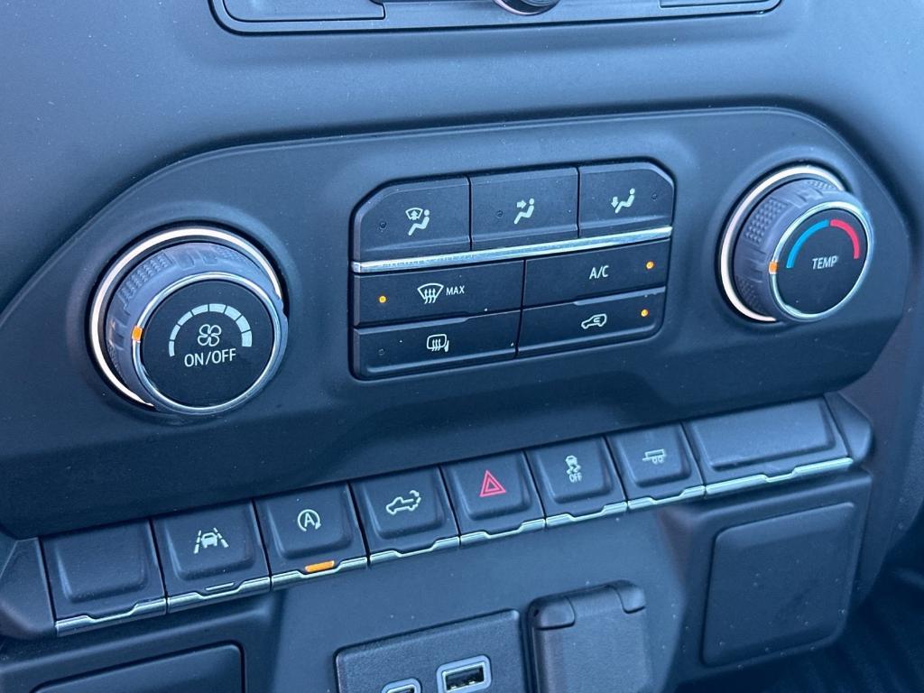 used 2024 Chevrolet Silverado 1500 car, priced at $33,598