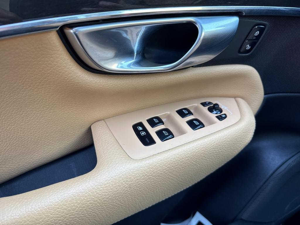 used 2018 Volvo XC90 car, priced at $17,597