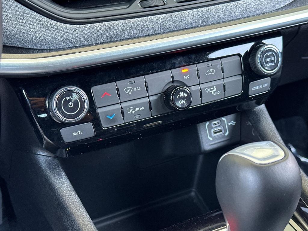 used 2024 Jeep Compass car, priced at $25,997
