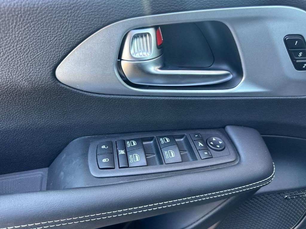 new 2025 Chrysler Pacifica car, priced at $59,660