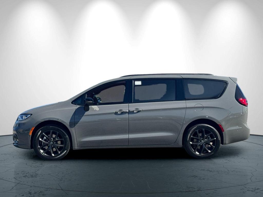 new 2025 Chrysler Pacifica car, priced at $59,660