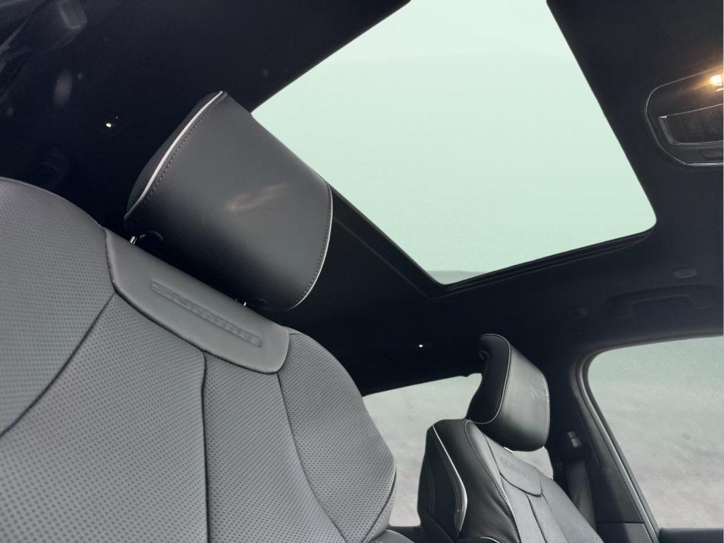 new 2025 Jeep Grand Cherokee L car, priced at $71,825