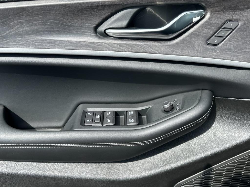 new 2025 Jeep Grand Cherokee car, priced at $55,660
