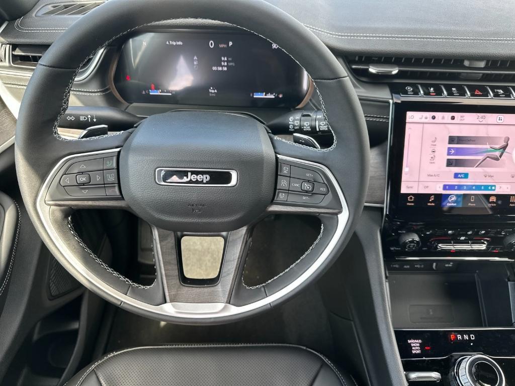 new 2025 Jeep Grand Cherokee car, priced at $55,660