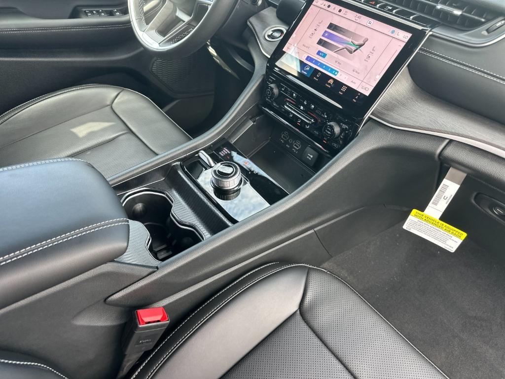 new 2025 Jeep Grand Cherokee car, priced at $55,660
