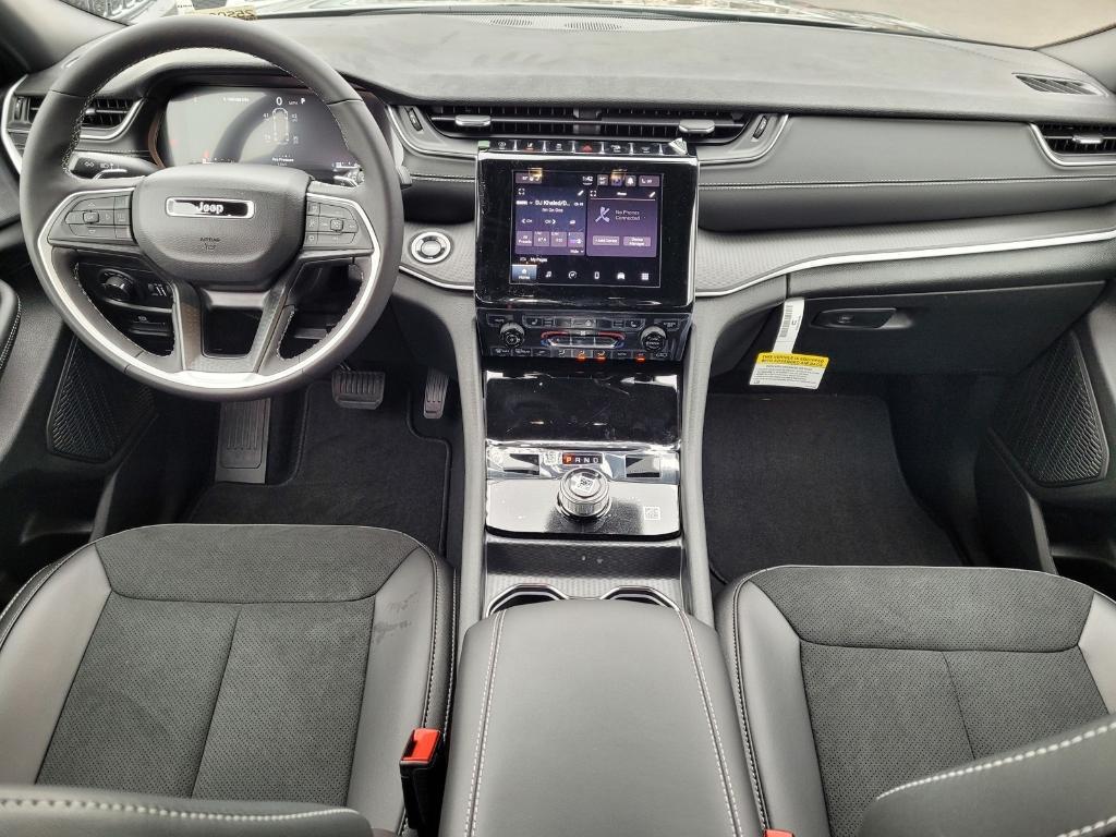 new 2025 Jeep Grand Cherokee L car