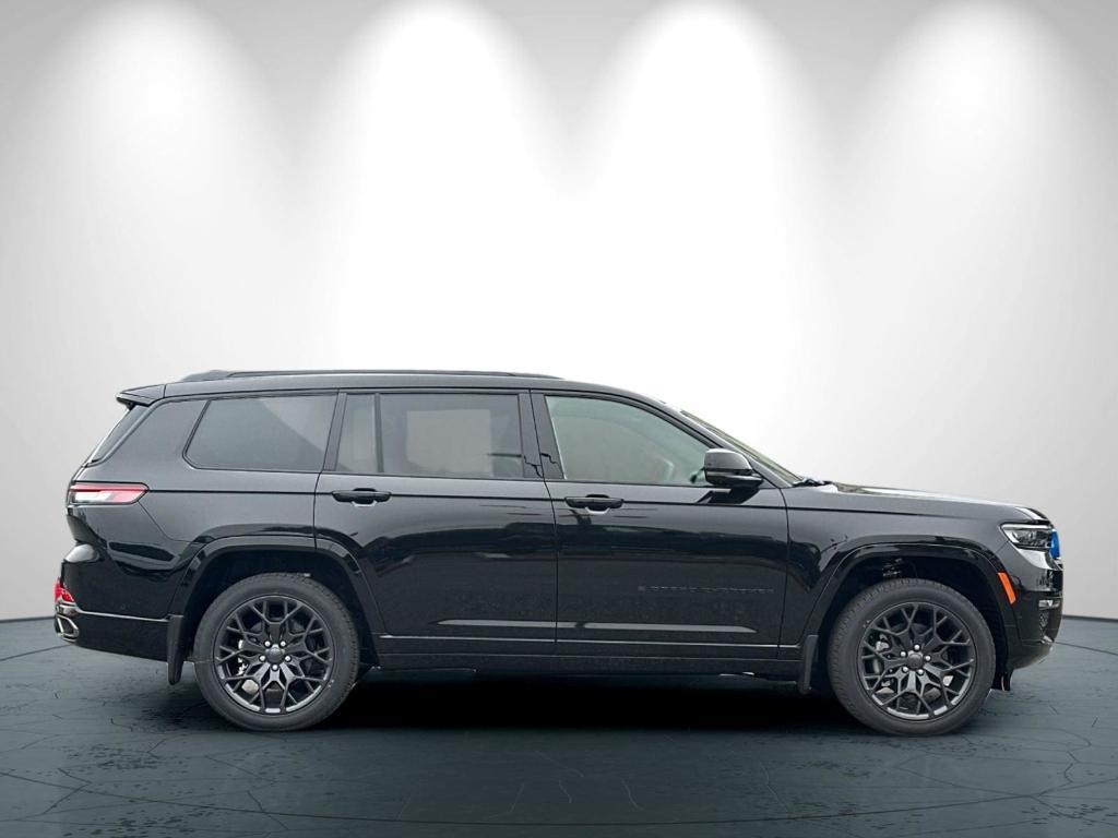new 2025 Jeep Grand Cherokee L car, priced at $73,850