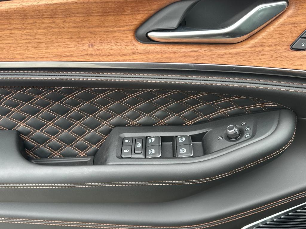 new 2025 Jeep Grand Cherokee L car, priced at $73,850