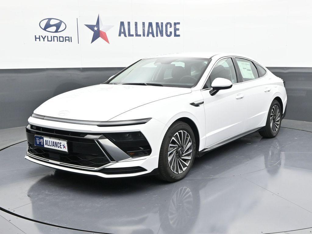 new 2025 Hyundai Sonata Hybrid car, priced at $29,716