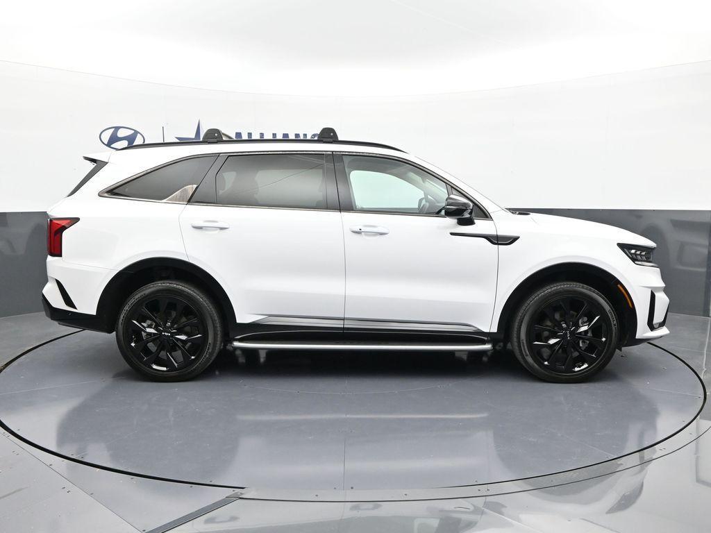 used 2022 Kia Sorento car, priced at $30,999