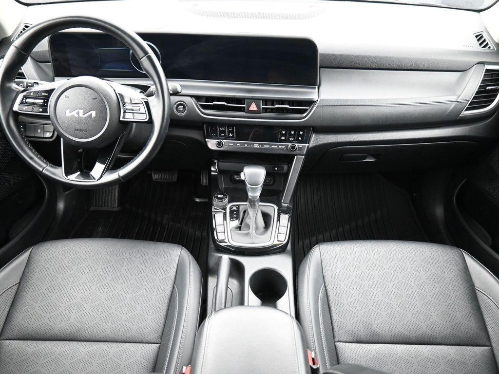 used 2024 Kia Seltos car, priced at $22,999