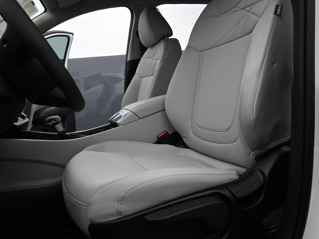 new 2025 Hyundai Tucson car, priced at $27,079