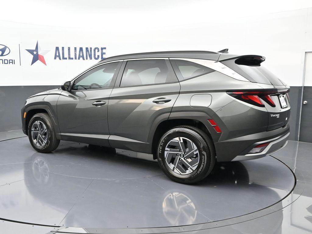new 2025 Hyundai TUCSON Hybrid car, priced at $31,607