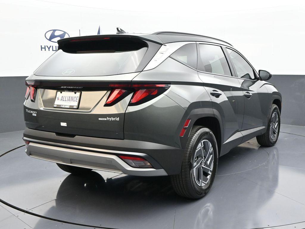 new 2025 Hyundai TUCSON Hybrid car, priced at $31,607