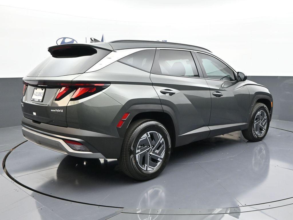 new 2025 Hyundai TUCSON Hybrid car, priced at $31,607