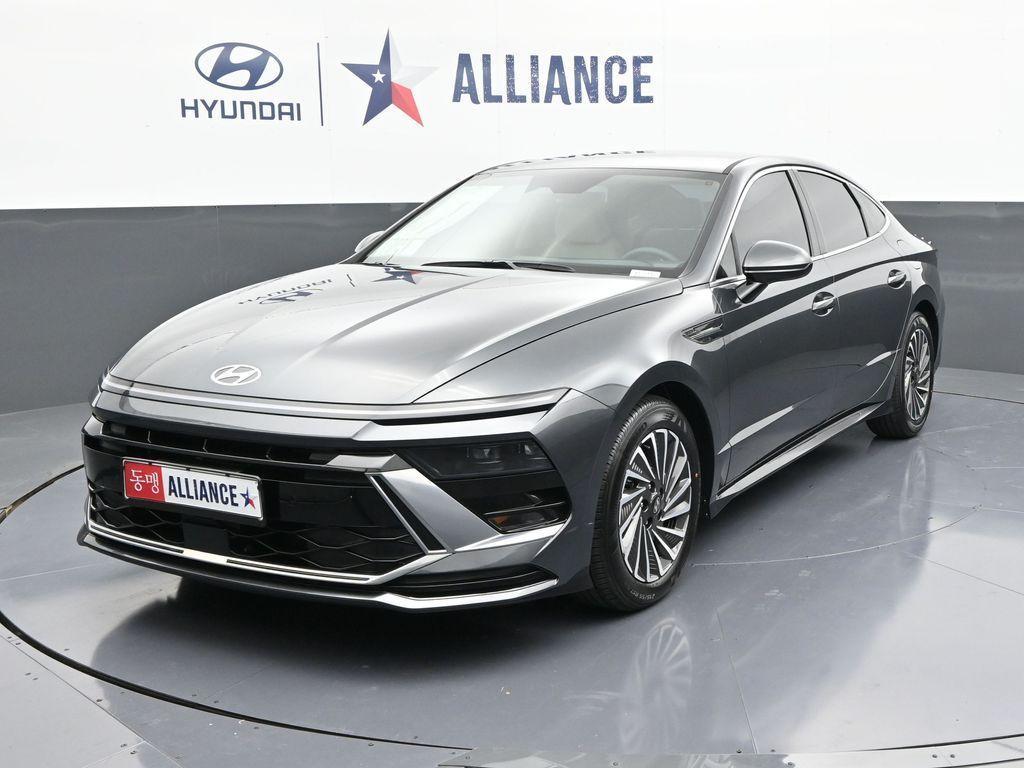 new 2025 Hyundai Sonata Hybrid car, priced at $29,525