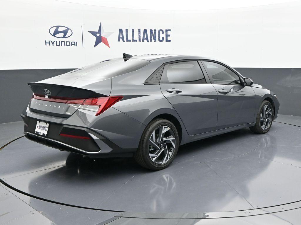 new 2025 Hyundai ELANTRA HEV car, priced at $26,321