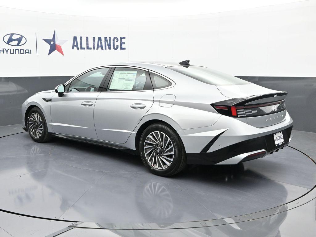 new 2025 Hyundai Sonata Hybrid car, priced at $35,521