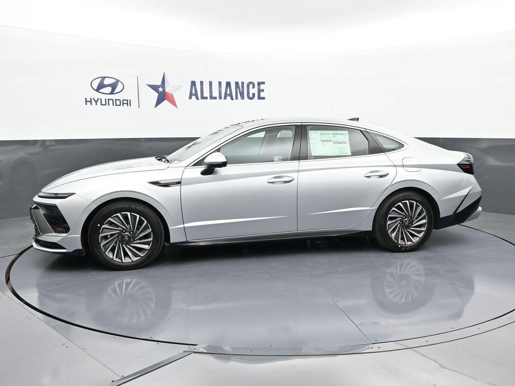 new 2025 Hyundai Sonata Hybrid car, priced at $35,521