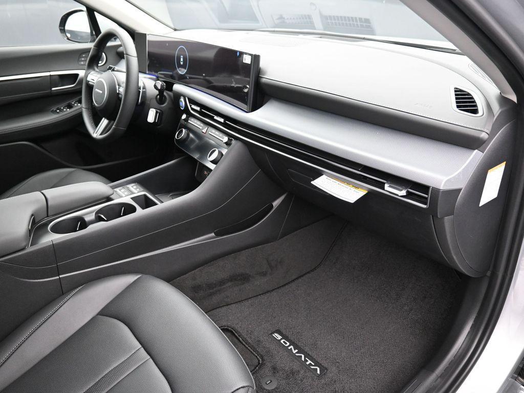 new 2025 Hyundai Sonata Hybrid car, priced at $35,521